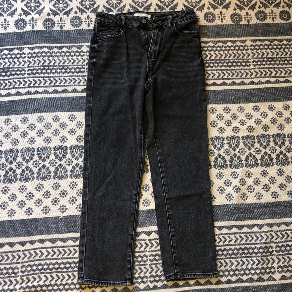 Pacsun Black Mom Jean Size 24